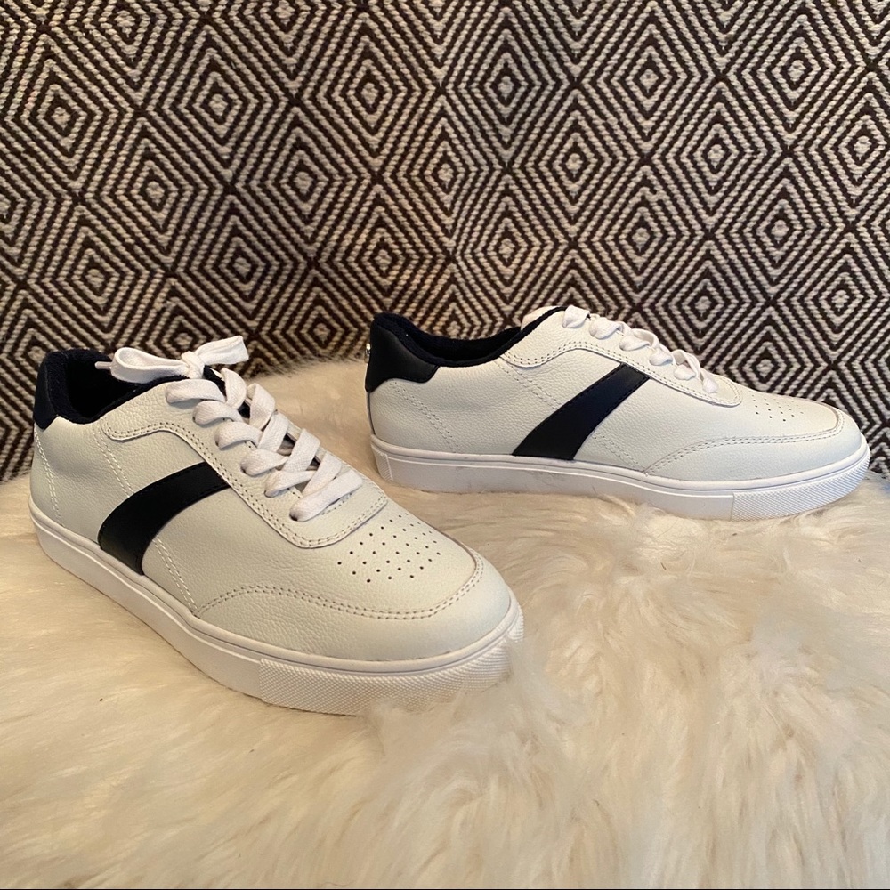 Steve Madden Women’s Sneakers / Size 6